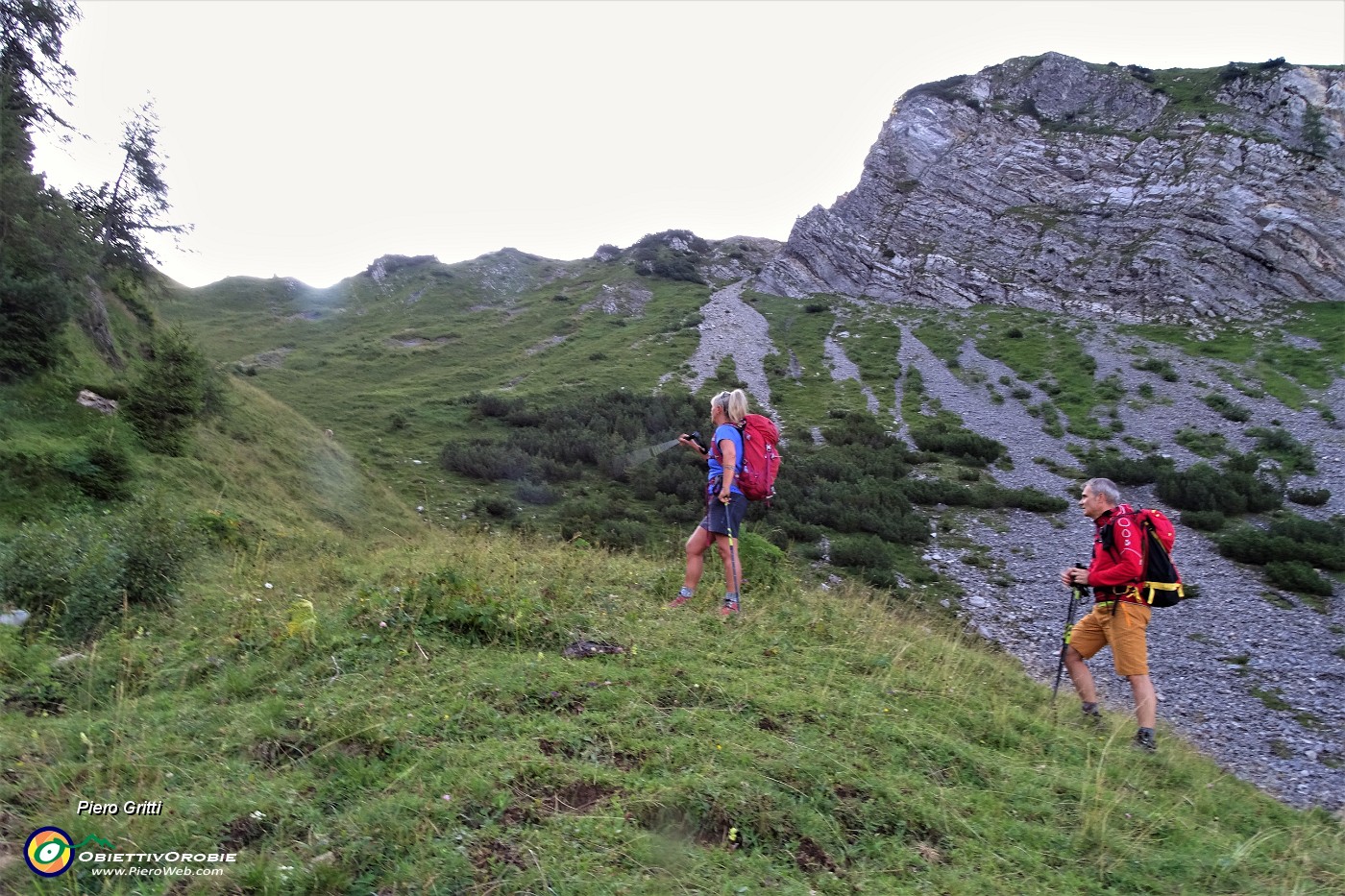 10 Salendo al Passo della Marogella.JPG